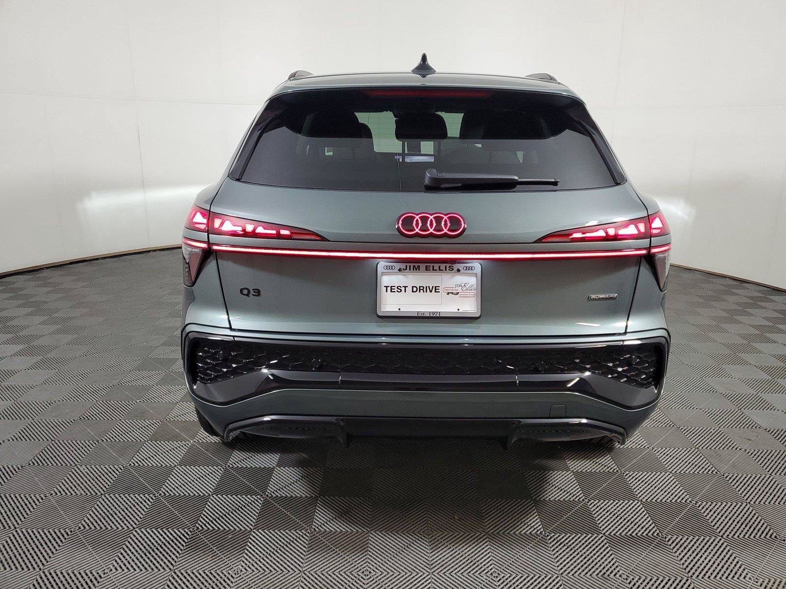New 2026 Audi Q3 quattro 2.0T AWD/4WD image 5