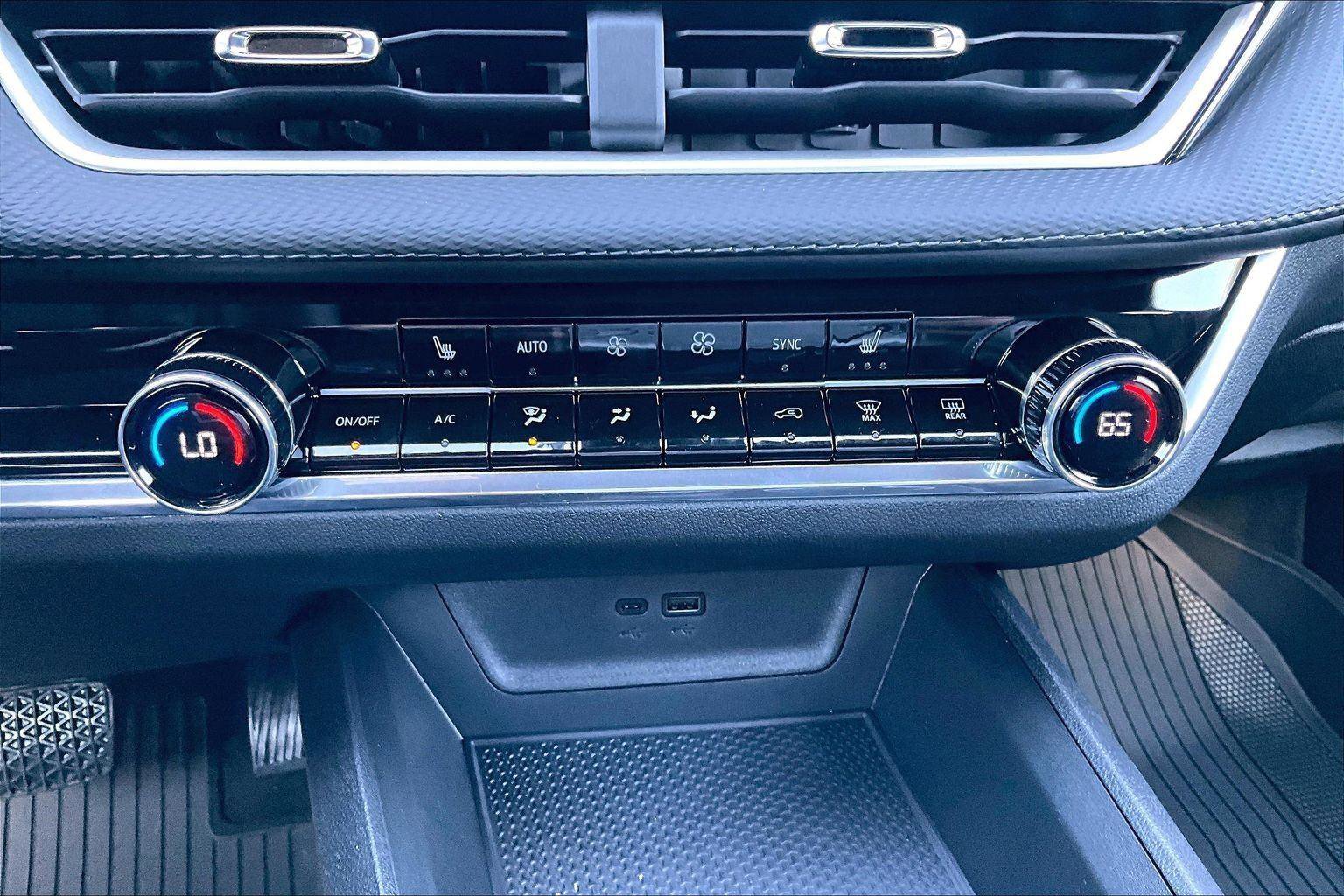 New 2026 Chevrolet Equinox LT w/ Convenience Package II image 17