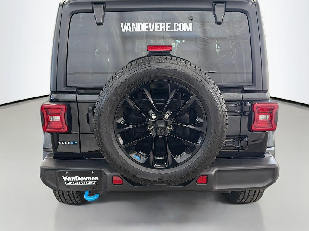 Used 2023 Jeep Wrangler Unlimited Sahara w/ Cold Weather Group image 8