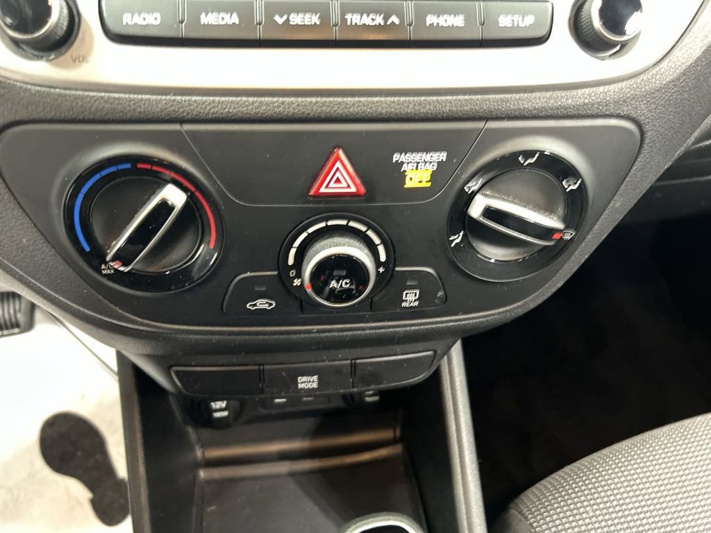 Used 2019 Hyundai Accent SE FWD image 16