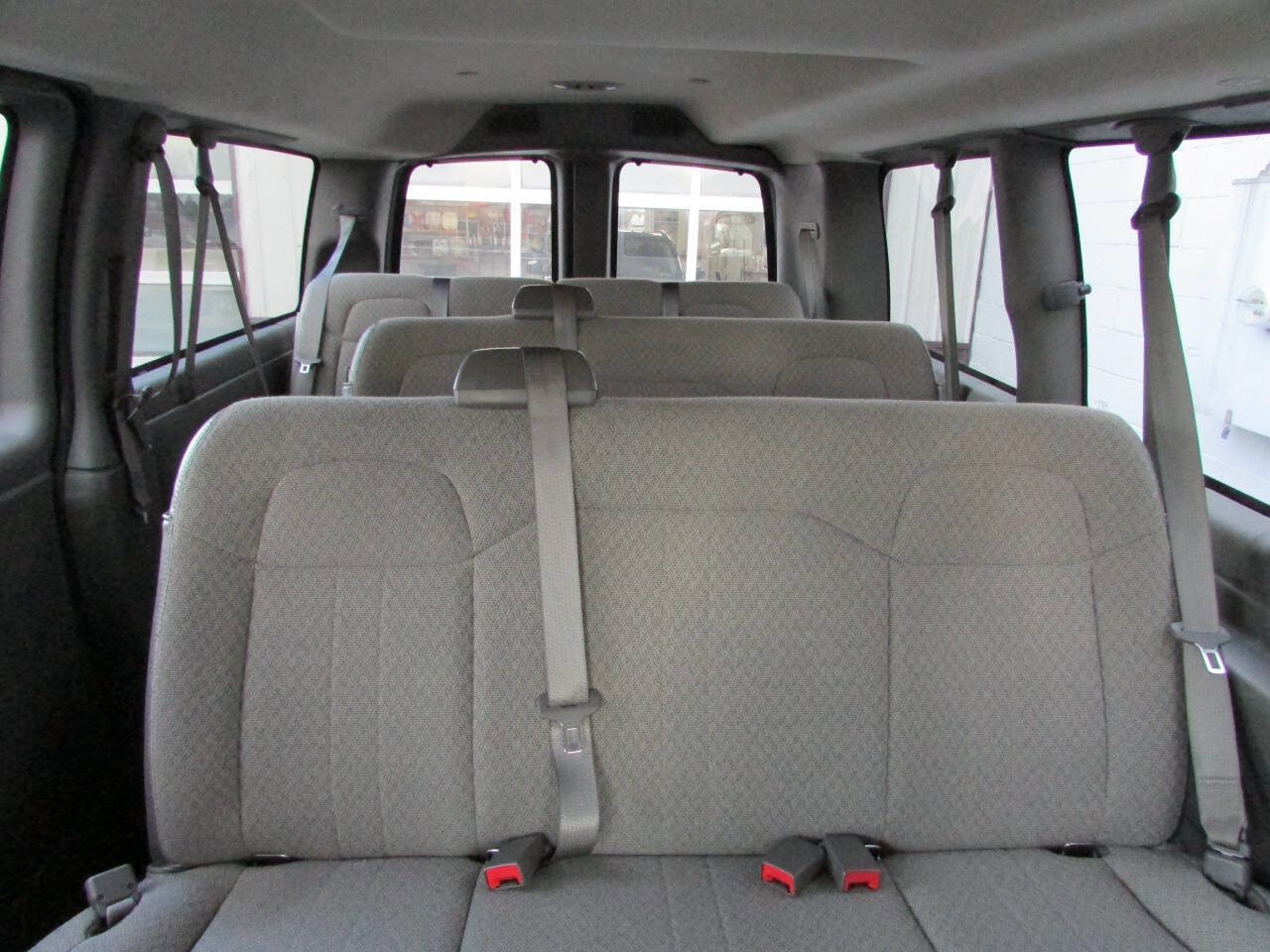 Used 2016 Chevrolet Express 2500 LS RWD image 8