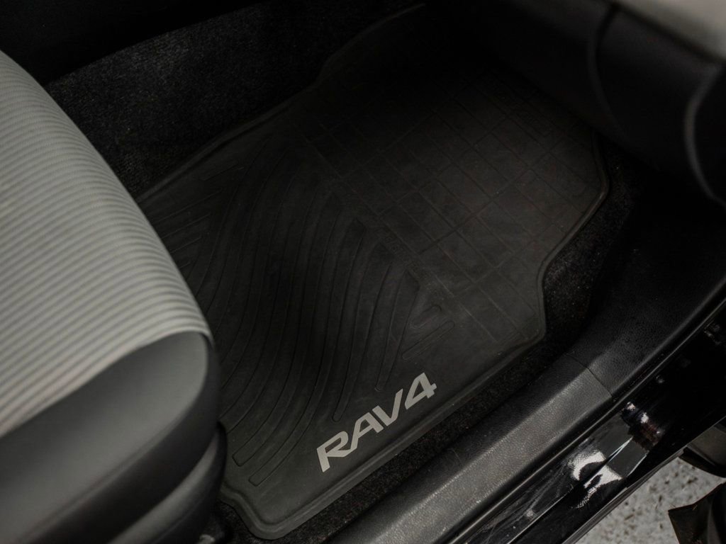 Used 2015 Toyota RAV4 LE image 24