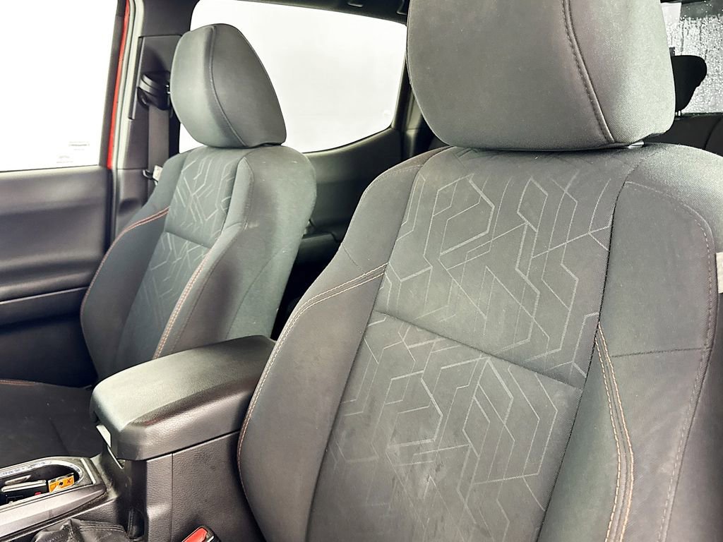 Used 2016 Toyota Tacoma TRD Off-Road w/ Towing Package image 11