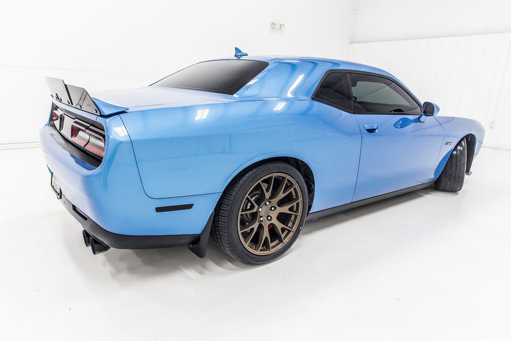 Used 2015 Dodge Challenger SRT w/ Technology Group image 7