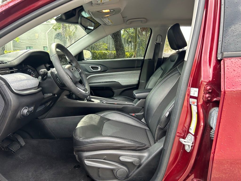 Certified 2022 Jeep Compass Latitude image 17