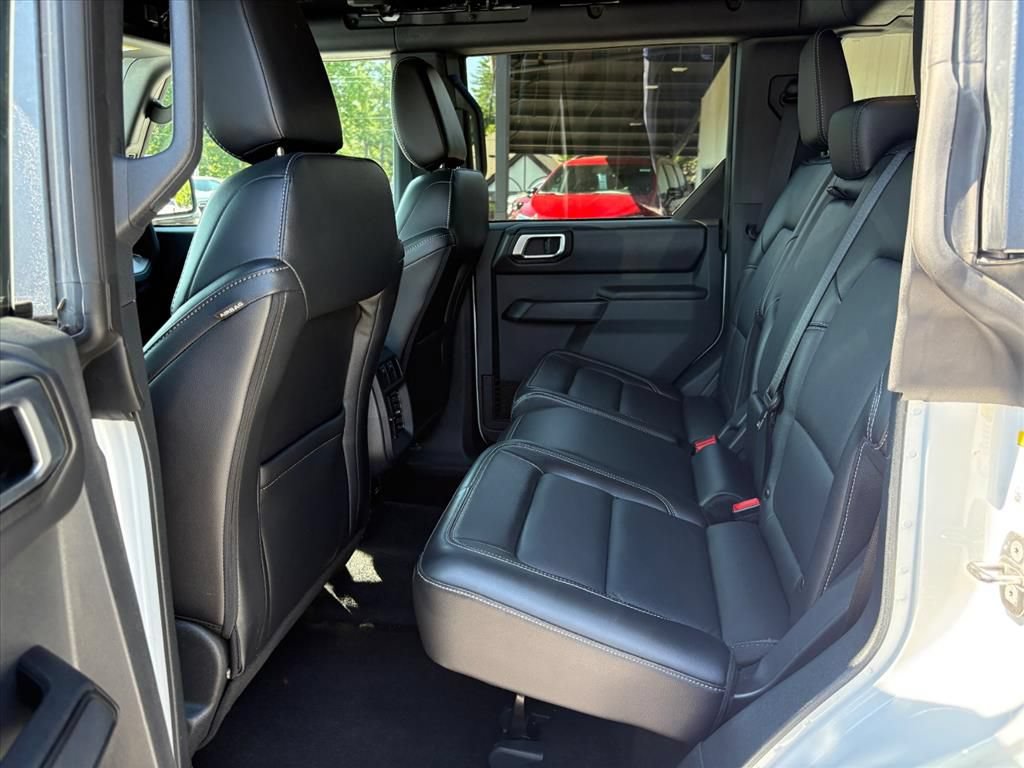 Used 2026 Ford Bronco Outer Banks AWD/4WD image 21