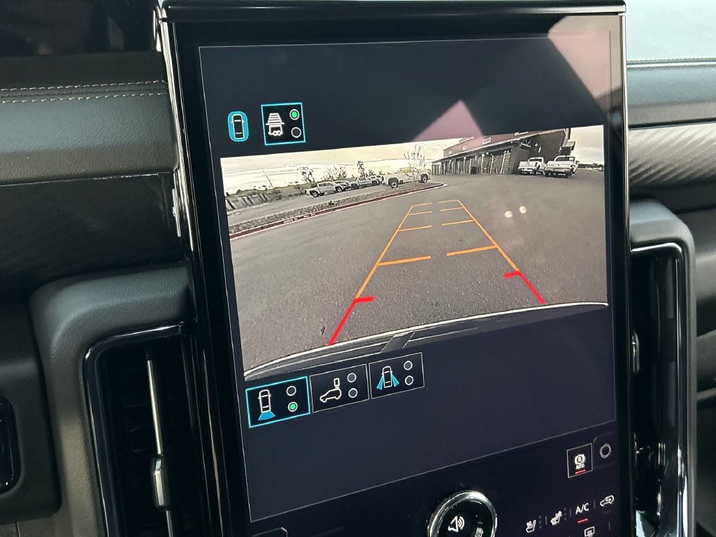 Used 2026 GMC Yukon AT4 AWD/4WD image 15