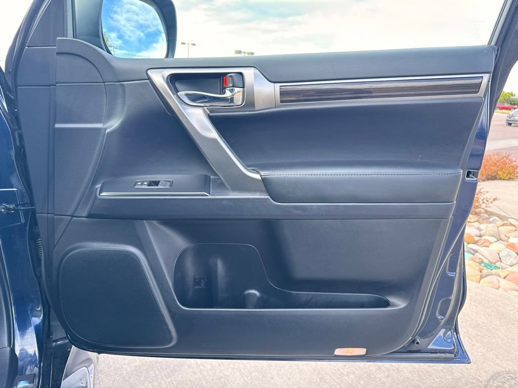 Used 2023 Lexus GX 460 Premium w/ Premium Package AWD/4WD image 32