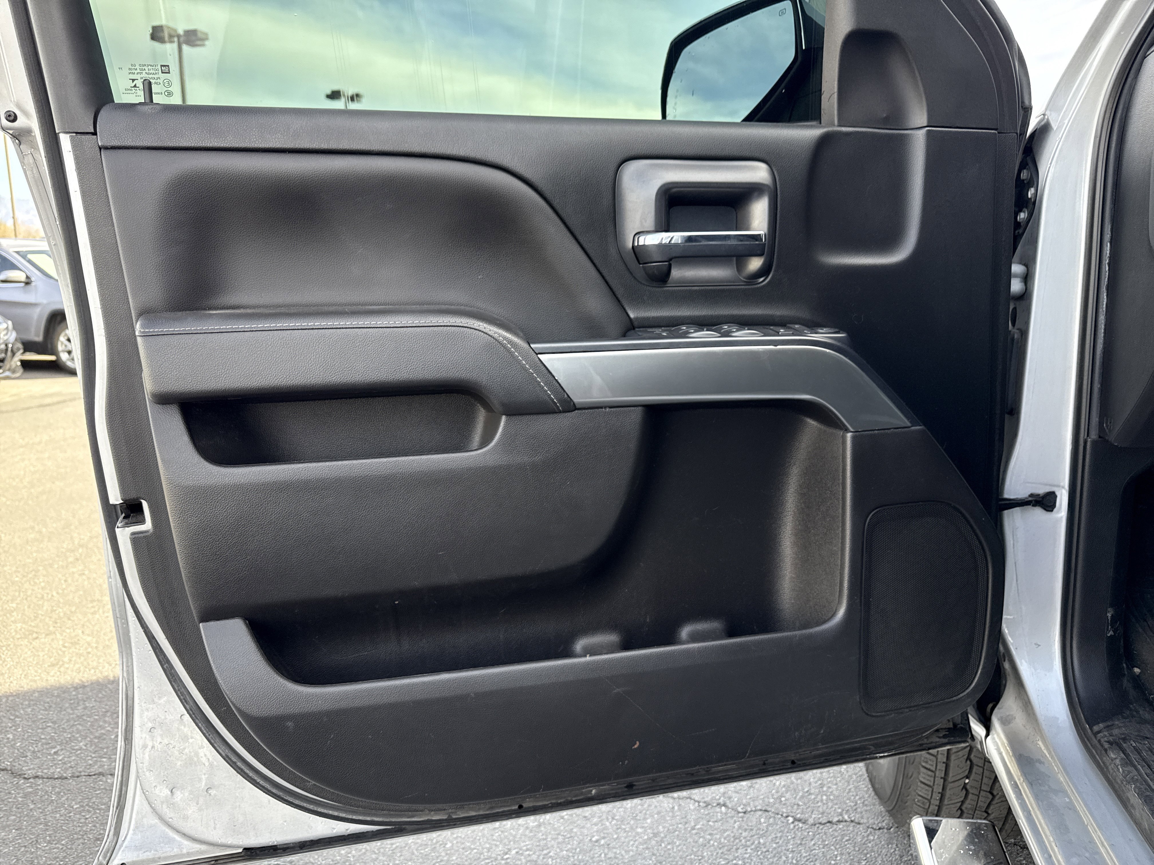 Used 2018 Chevrolet Silverado 1500 LT w/ All Star Edition image 9