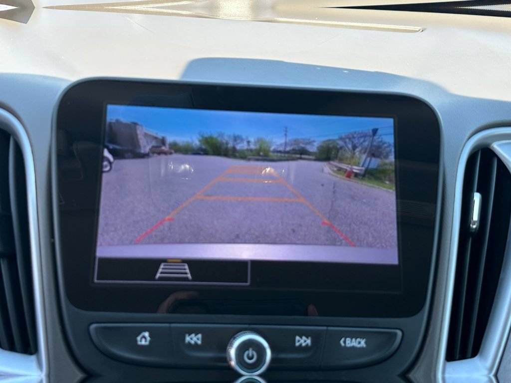 Used 2023 Chevrolet Malibu LT FWD image 19