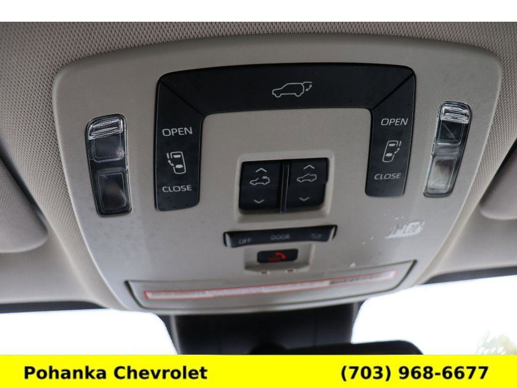 Used 2022 Toyota Sienna XLE image 17