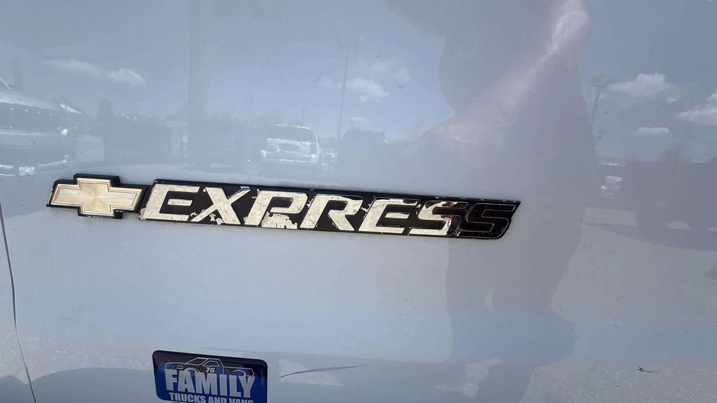 Used 2019 Chevrolet Express 3500 LS w/ Chrome Appearance Package RWD image 19