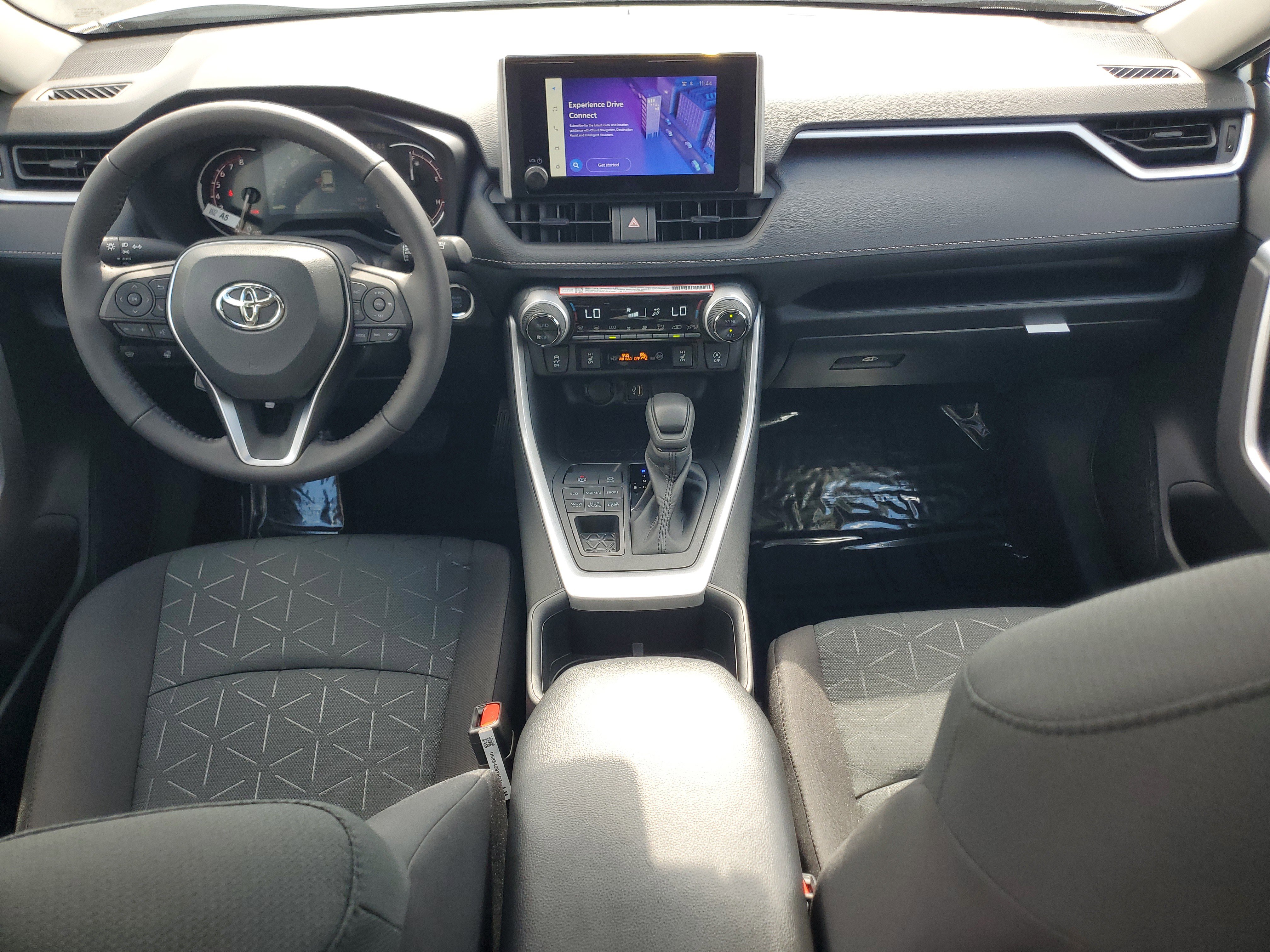 Used 2025 Toyota RAV4 XLE image 15