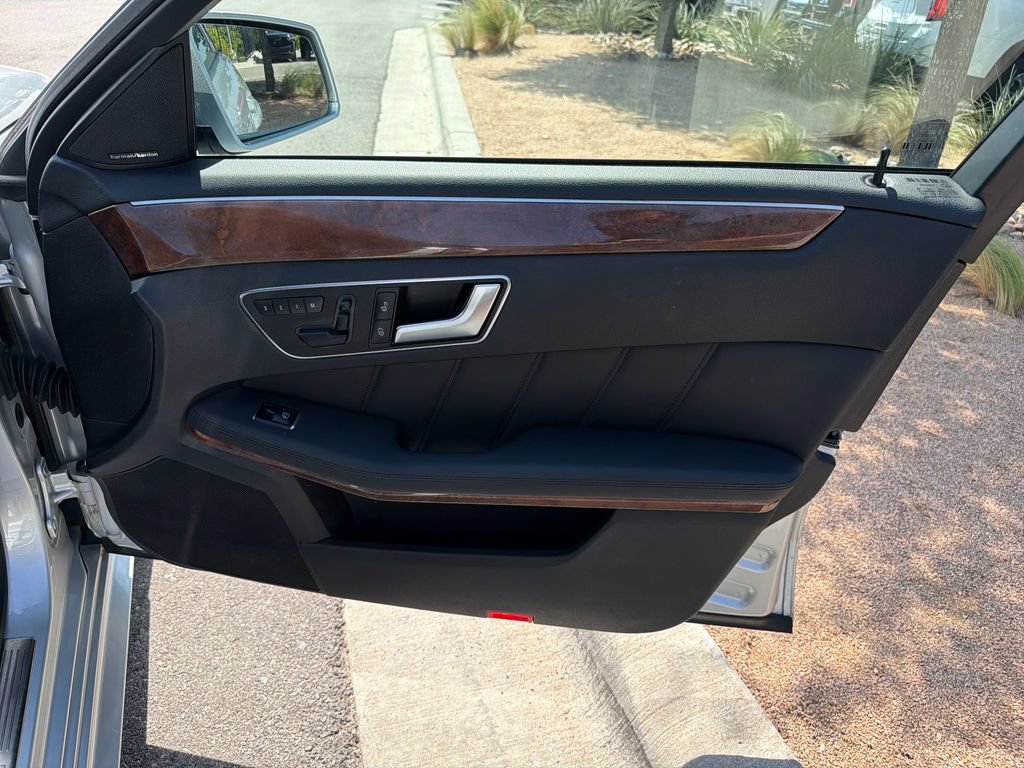 Used 2013 Mercedes-Benz E 350 4MATIC Sedan image 34