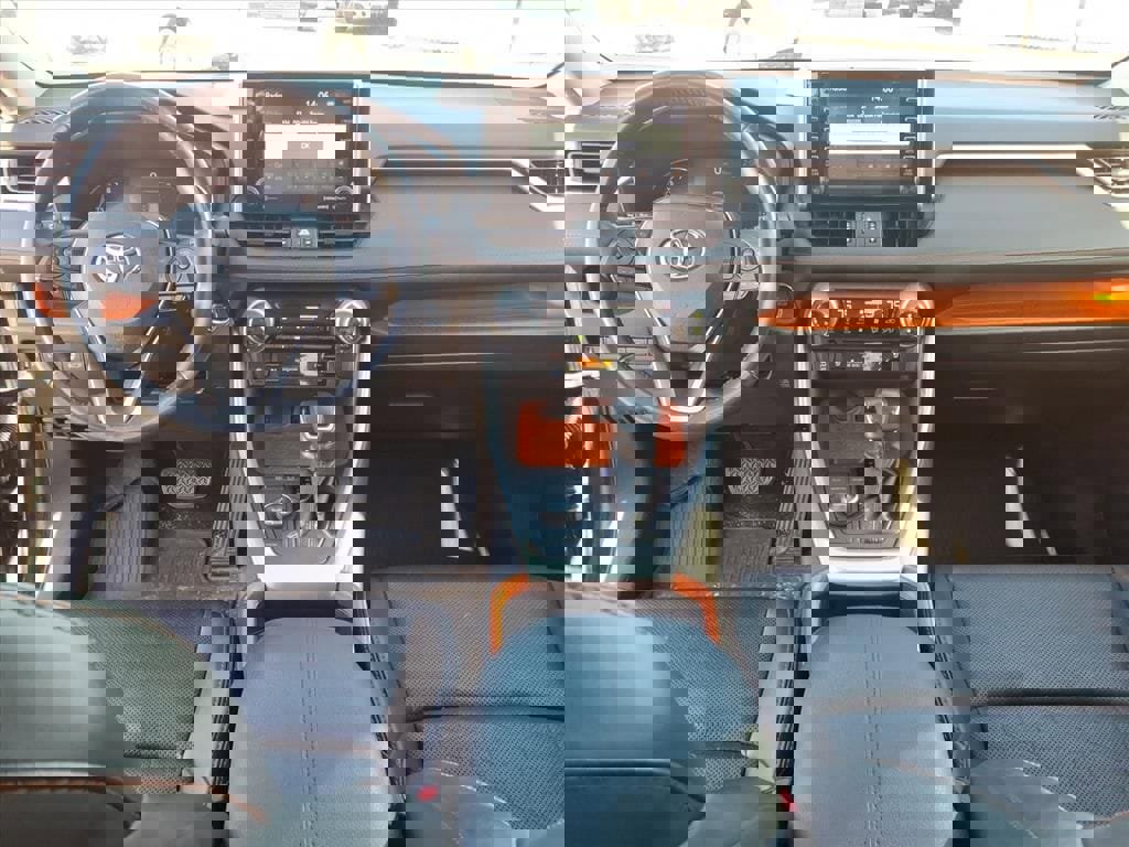 Used 2019 Toyota RAV4 Adventure w/ Cold Weather Package image 7