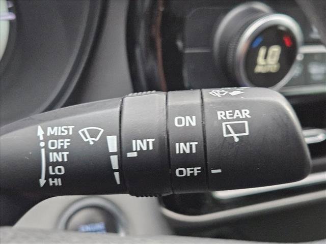 Used 2021 Toyota Highlander L FWD image 8