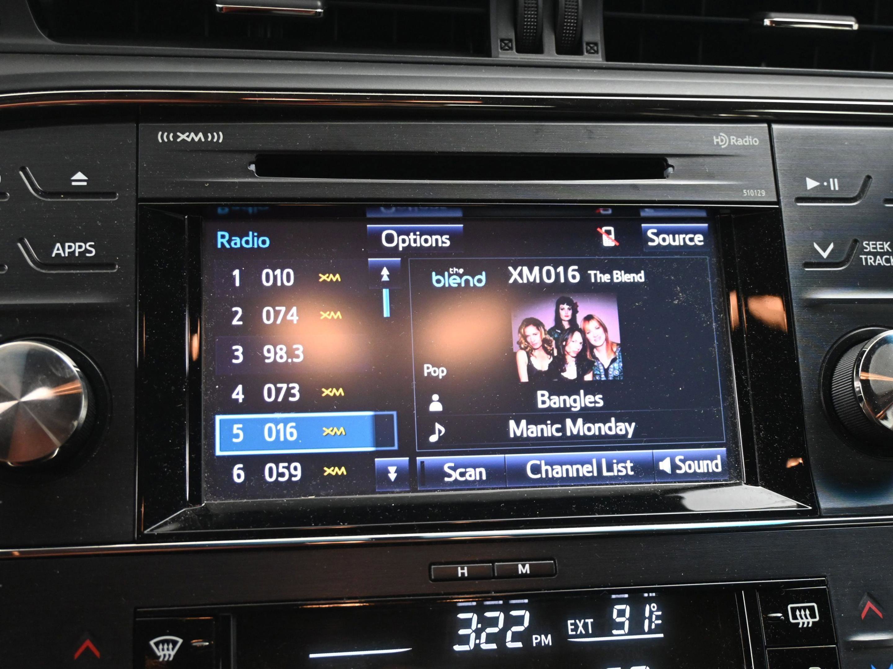 Used 2016 Toyota Avalon XLE image 28