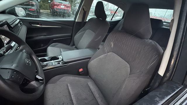 Used 2025 Toyota Camry LE image 27