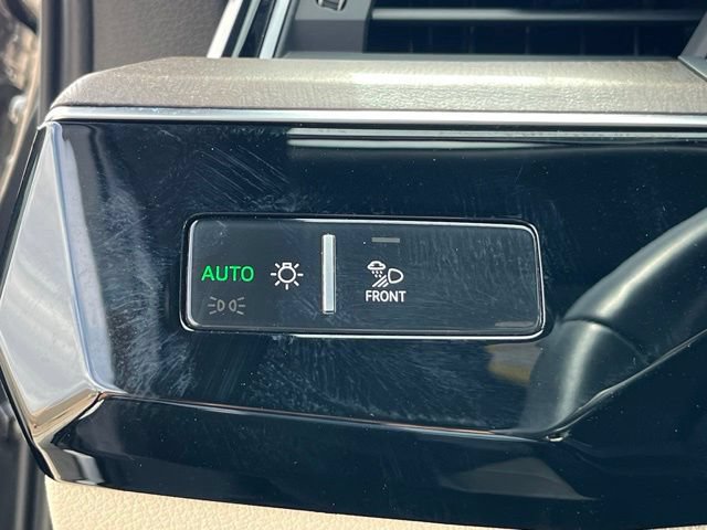 Used 2024 Audi Q8 e-tron Premium Plus w/ Premium Plus Package AWD/4WD image 24