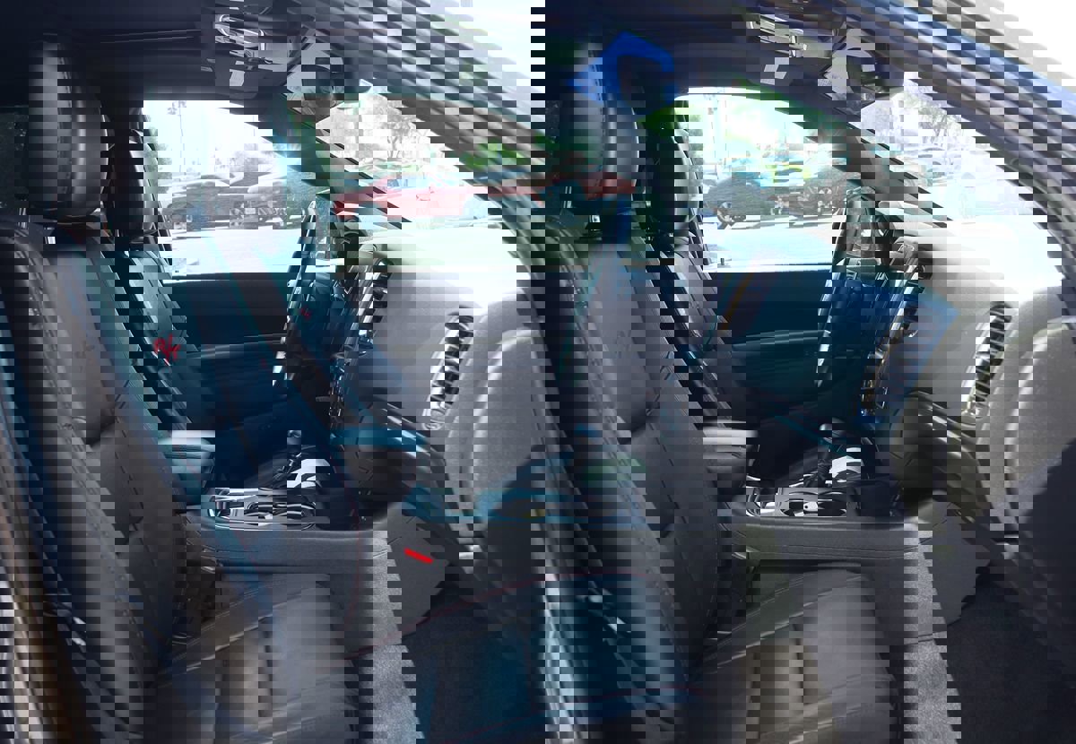 Used 2018 Dodge Durango R/T w/ Blacktop Package image 38