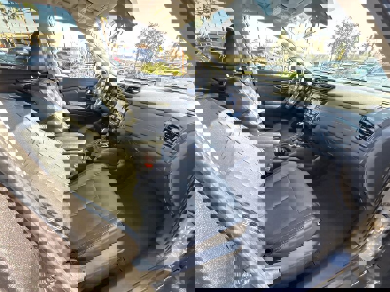 Used 2017 Nissan Rogue SL image 18