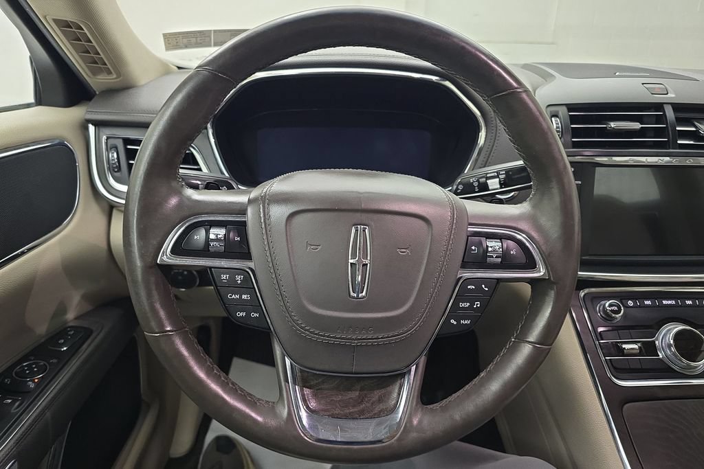 Used 2017 Lincoln Continental Select w/ Climate Package AWD/4WD image 15