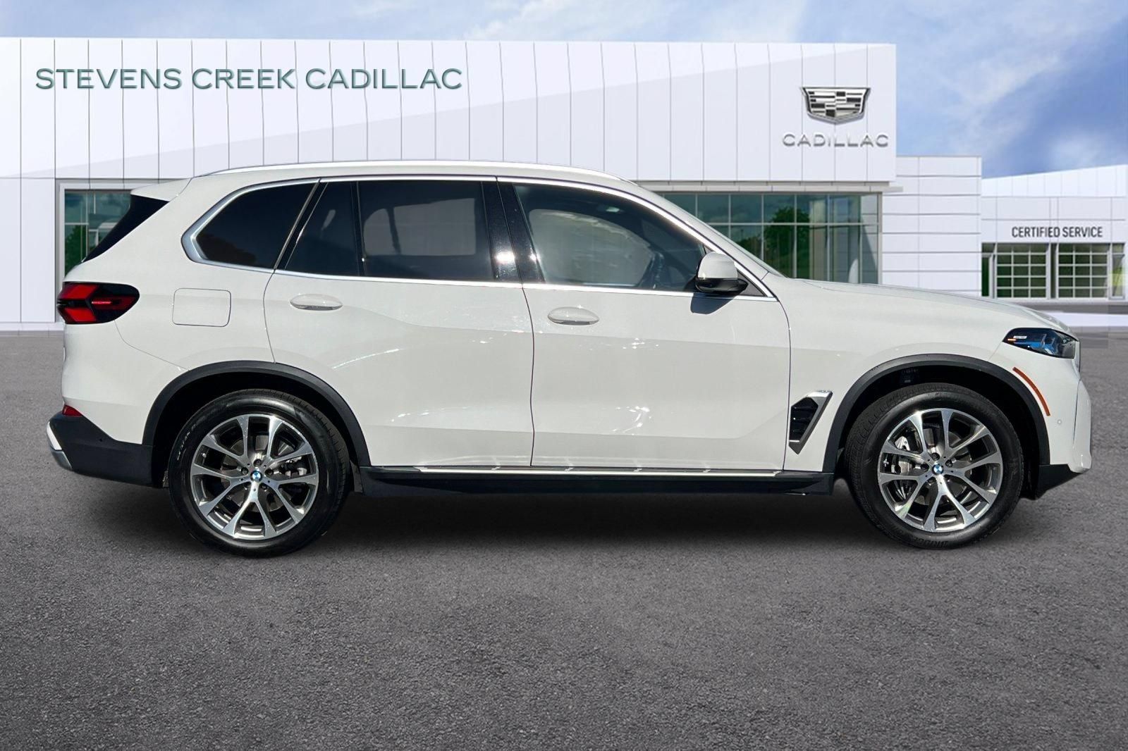 Used 2026 BMW X5 xDrive40i AWD/4WD image 2