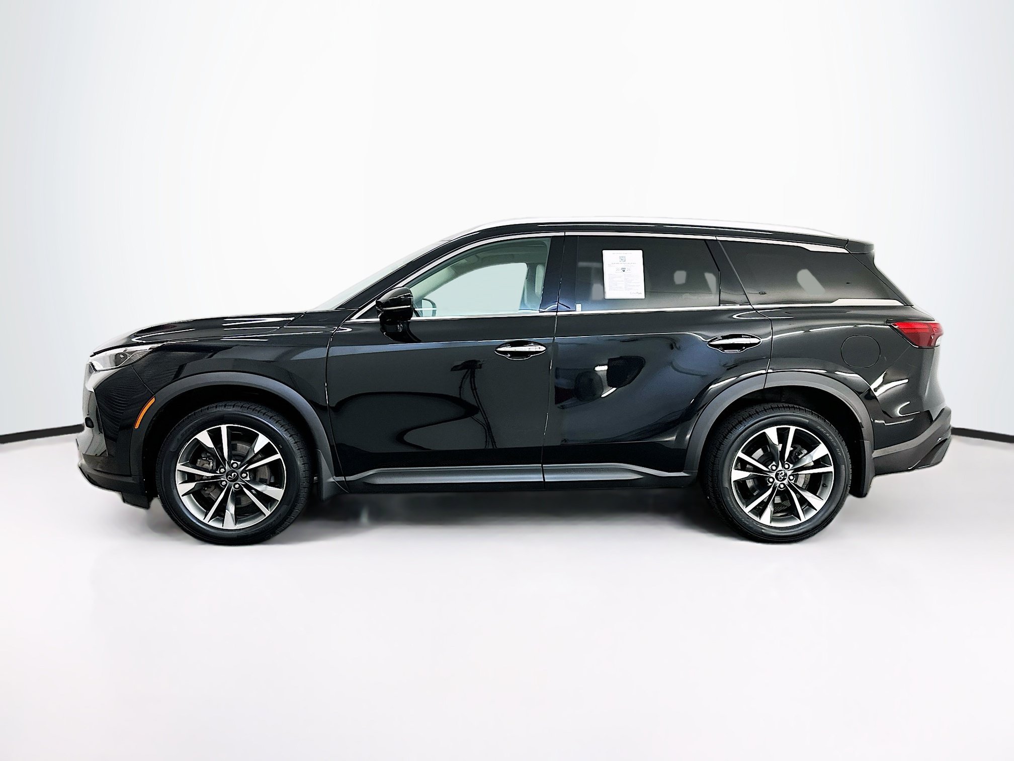 Used 2023 INFINITI QX60 Luxe w/ Cargo Package AWD/4WD image 4