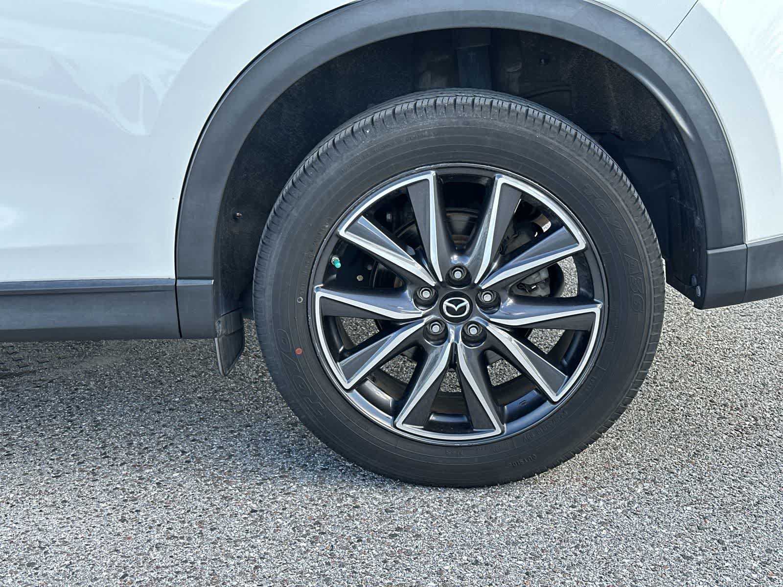 Used 2018 MAZDA CX-5 Touring w/ Preferred Equipment Package FWD image 13