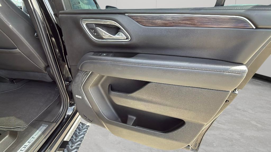 Certified 2021 Chevrolet Suburban Z71 w/ Rear Media and Nav Package AWD/4WD image 34