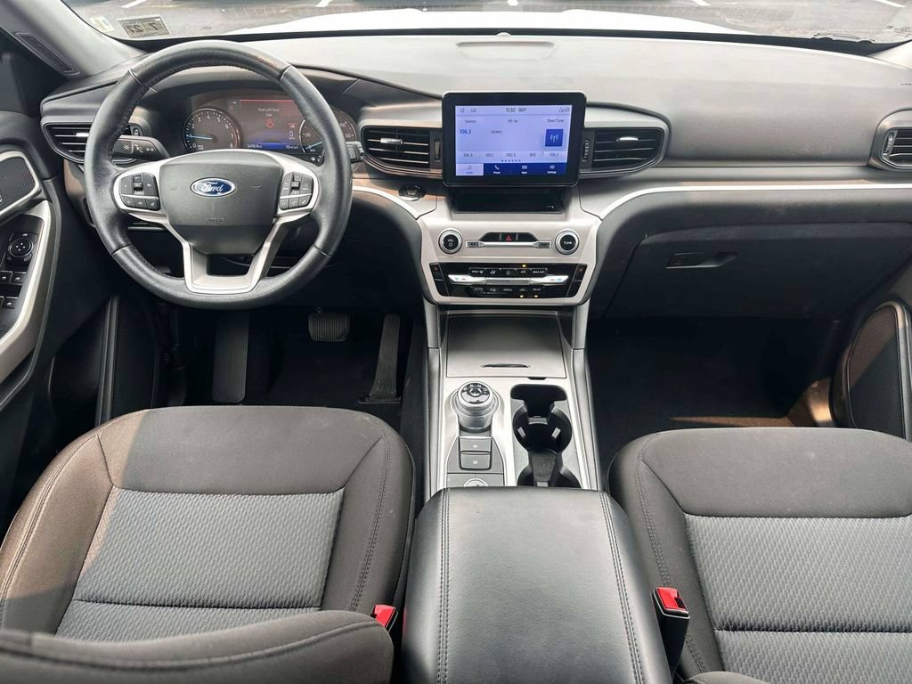 Used 2022 Ford Explorer XLT AWD/4WD image 14