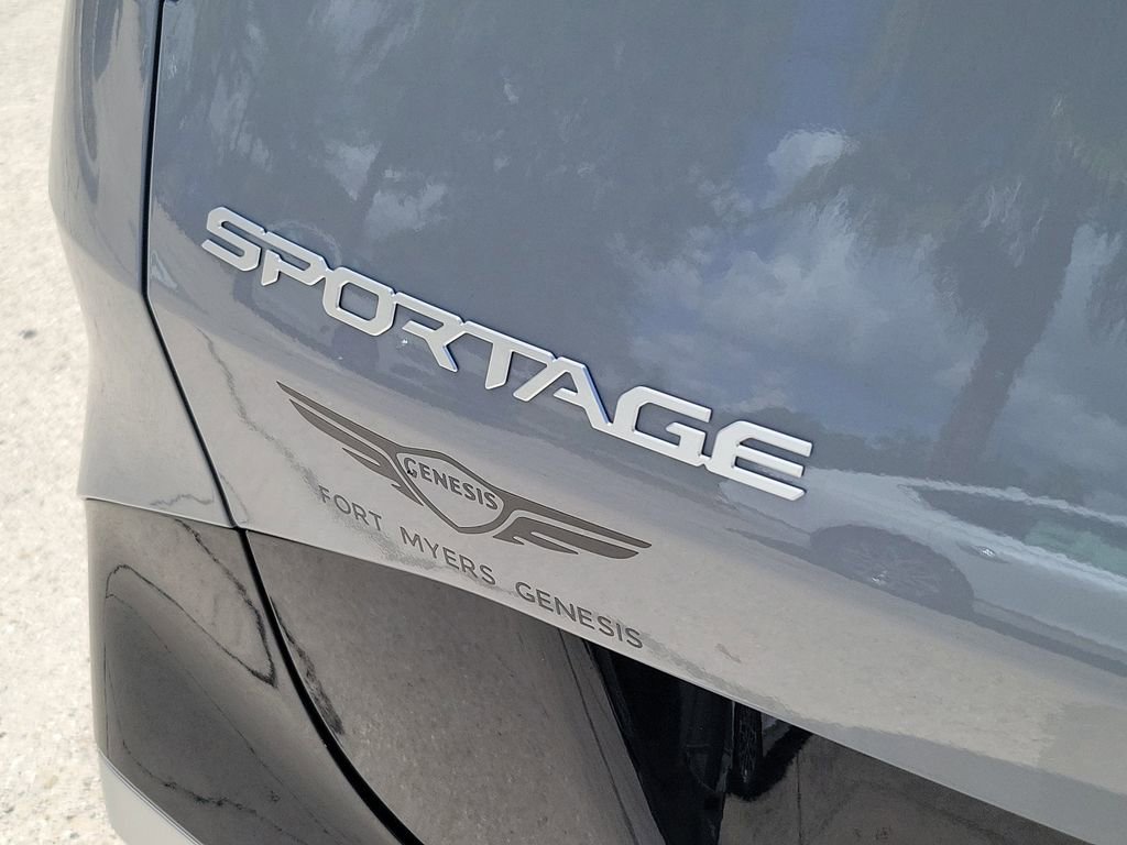 Used 2025 Kia Sportage SX image 13