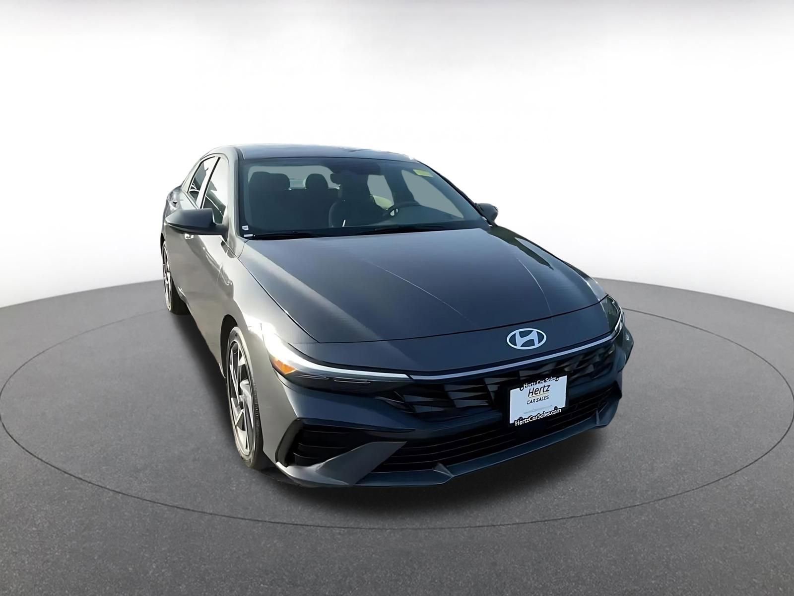 Used 2025 Hyundai Elantra SEL image 3