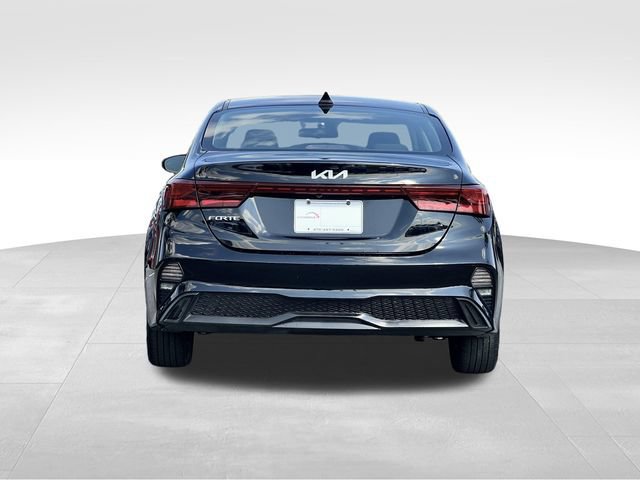 Used 2024 Kia Forte LXS w/ LXS Technology Package FWD image 4