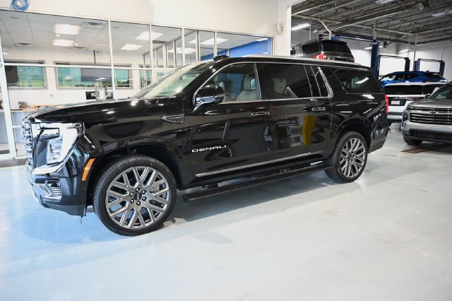 New 2026 GMC Yukon XL Denali Ultimate AWD/4WD image 8