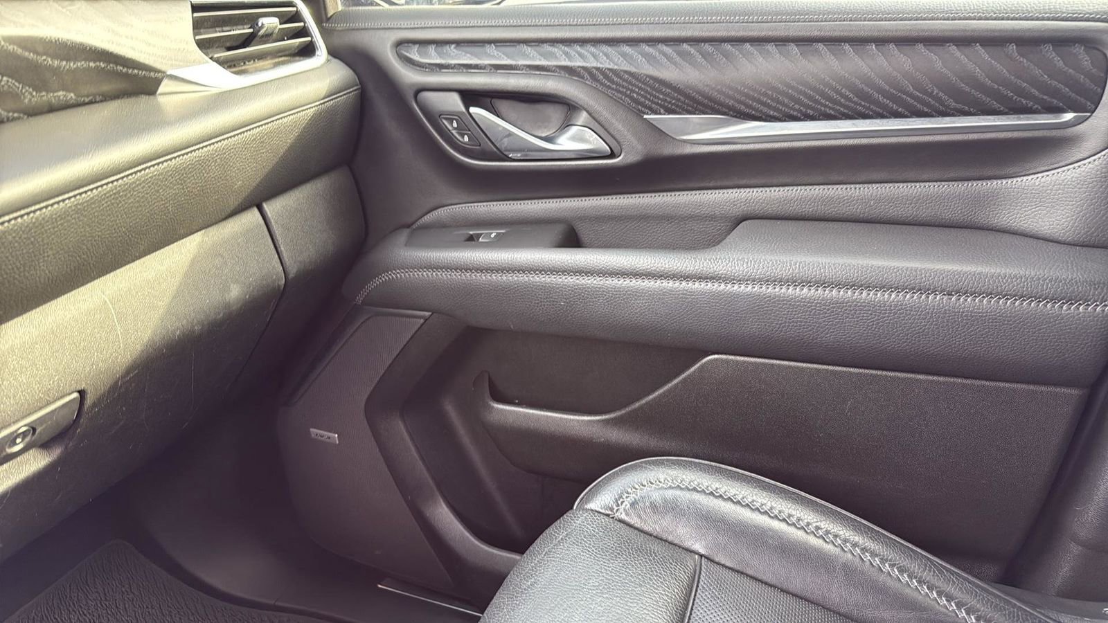 Used 2021 GMC Yukon XL Denali image 24