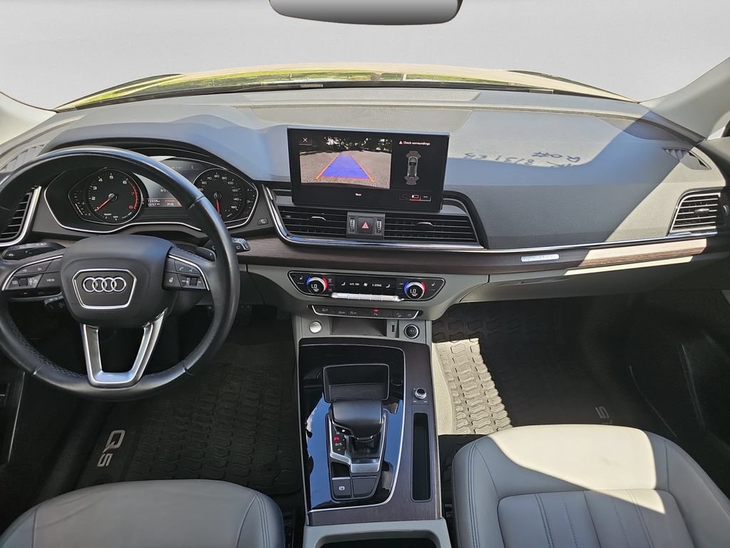 Used 2022 Audi Q5 2.0T Premium w/ Convenience Package AWD/4WD image 11