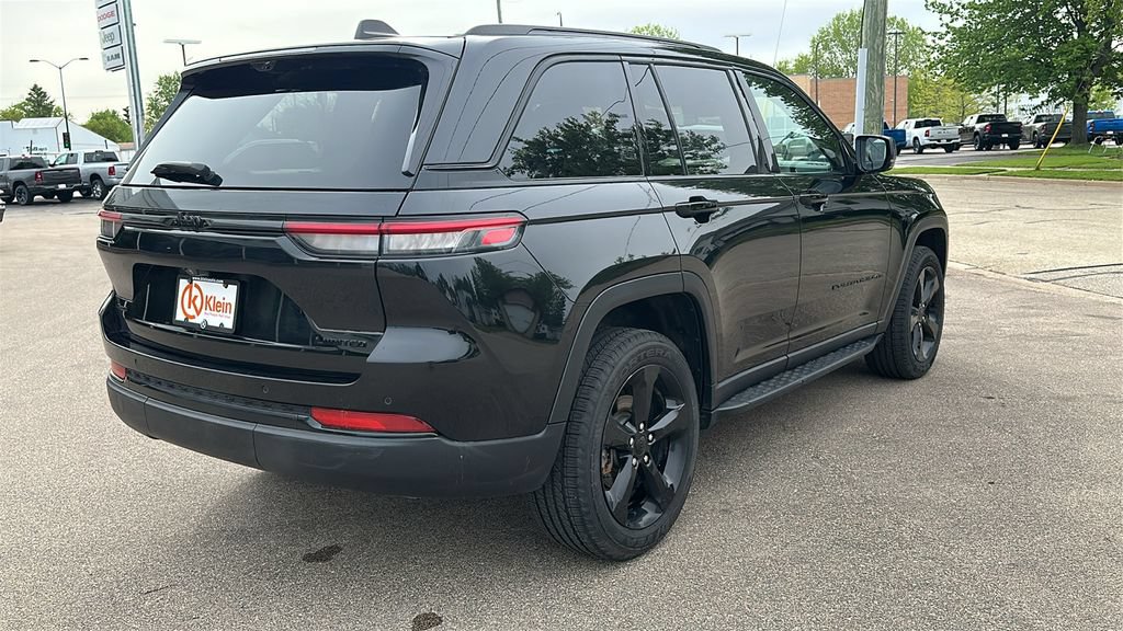 Used 2024 Jeep Grand Cherokee Limited w/ Luxury Tech Group II AWD/4WD image 8