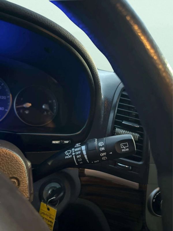 Used 2011 Hyundai Santa Fe GLS image 27