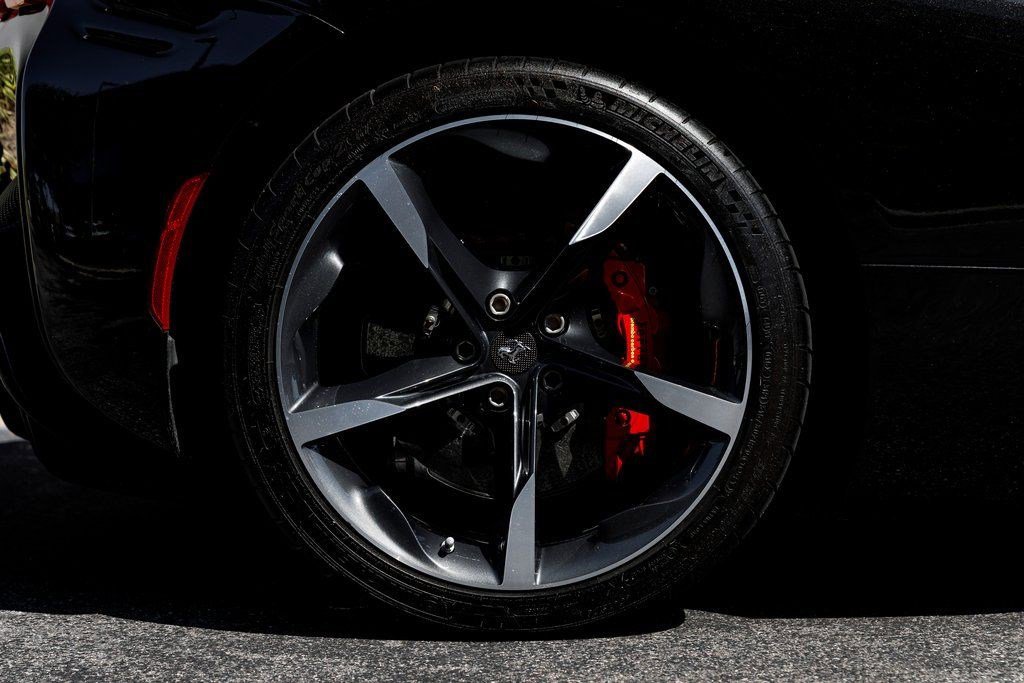 Used 2022 Ferrari SF90 Spider image 17