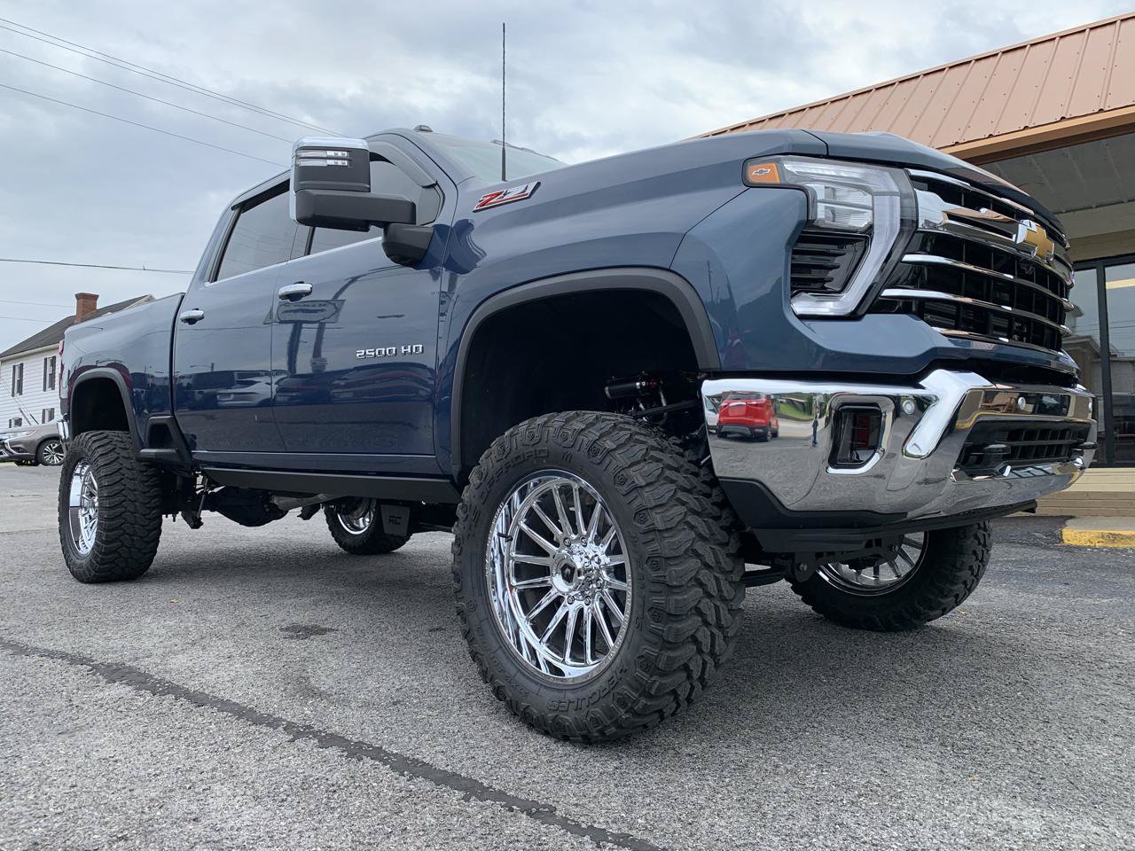Used 2024 Chevrolet Silverado 2500 LTZ w/ LTZ Premium Package AWD/4WD image 7