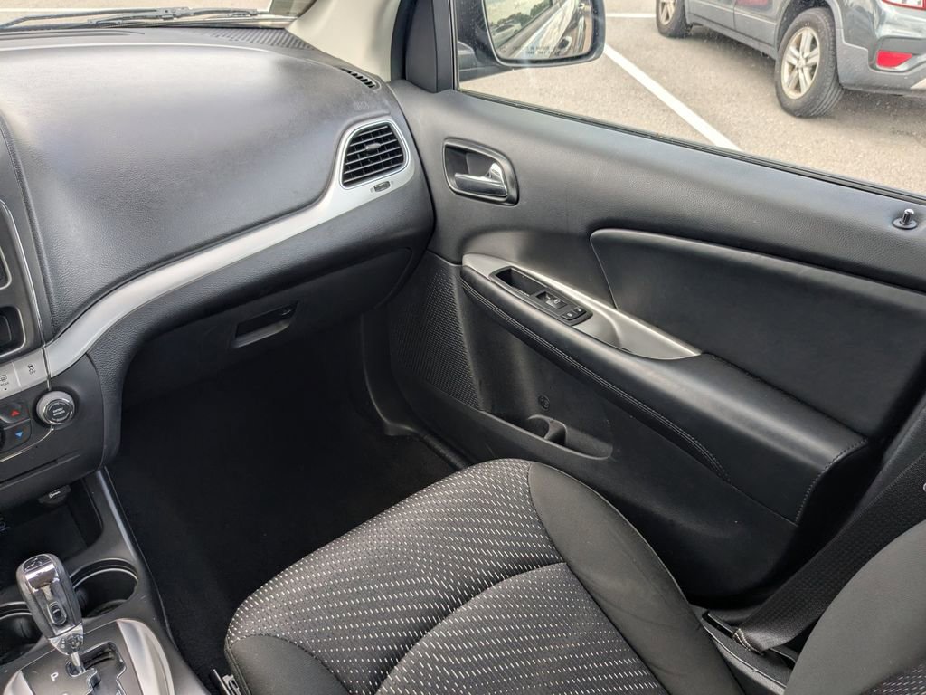 Used 2020 Dodge Journey SE w/ SE Popular Equipment Group image 20