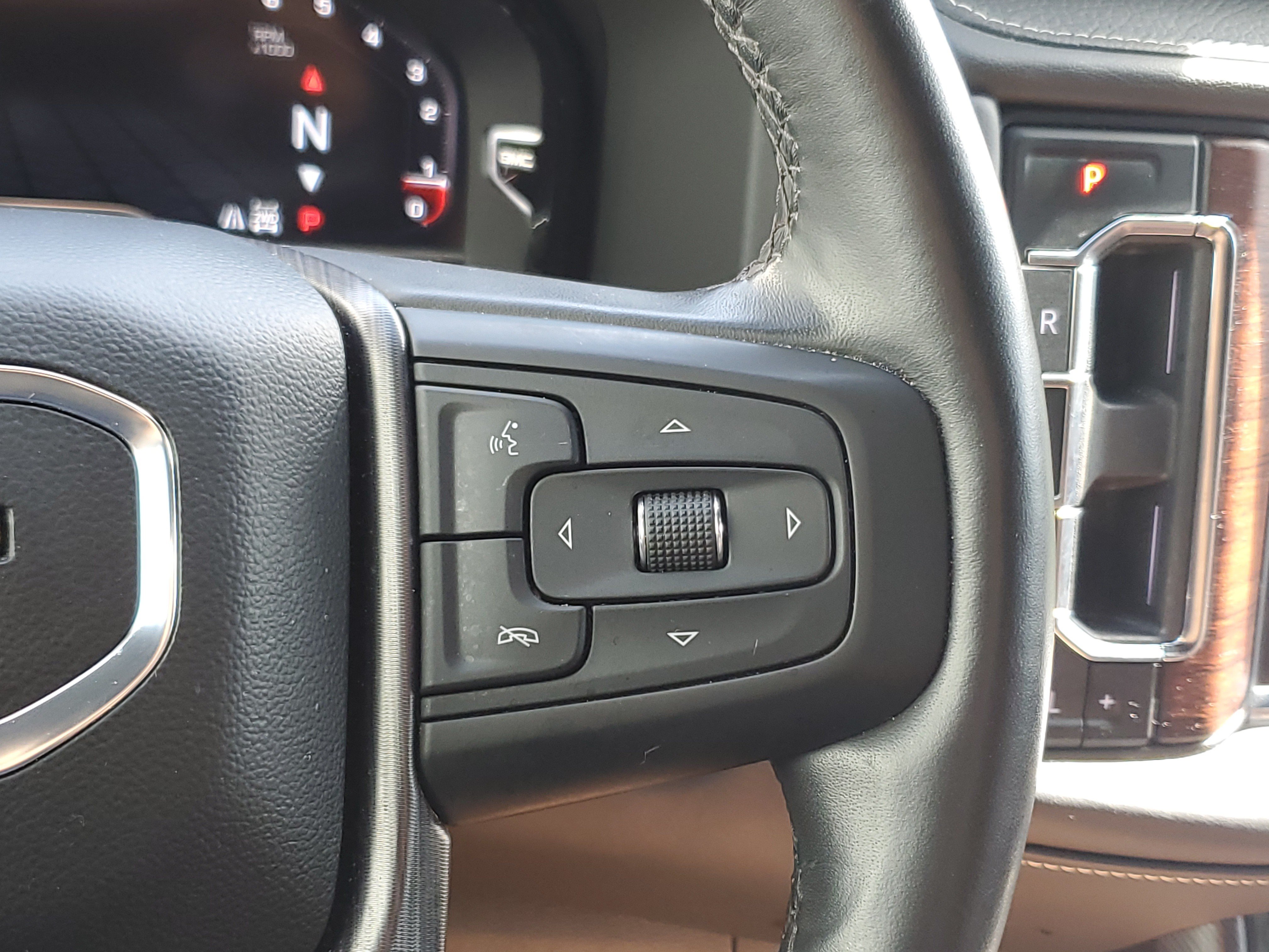 Used 2023 GMC Yukon XL Denali Ultimate w/ LPO, Floor Liner Package AWD/4WD image 28