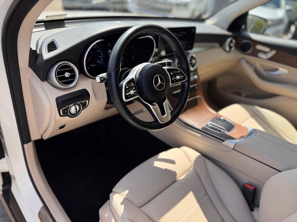 Used 2022 Mercedes-Benz GLC 300 4MATIC w/ Premium Package Lite image 13