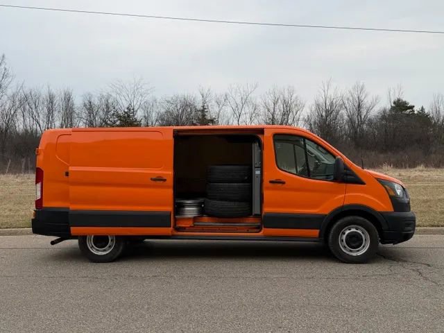 Used 2021 Ford Transit 150 Low Roof RWD image 5