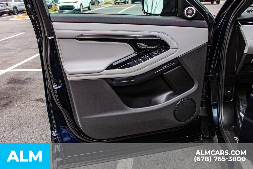 Used 2021 Land Rover Range Rover Evoque R-Dynamic SE image 37