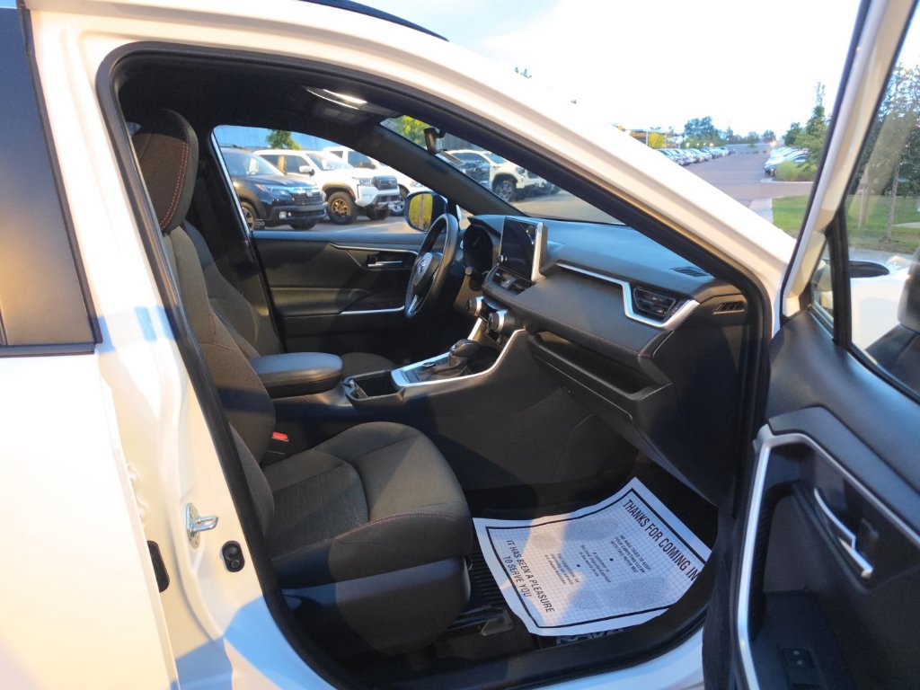 Used 2025 Toyota RAV4 SE AWD/4WD image 12