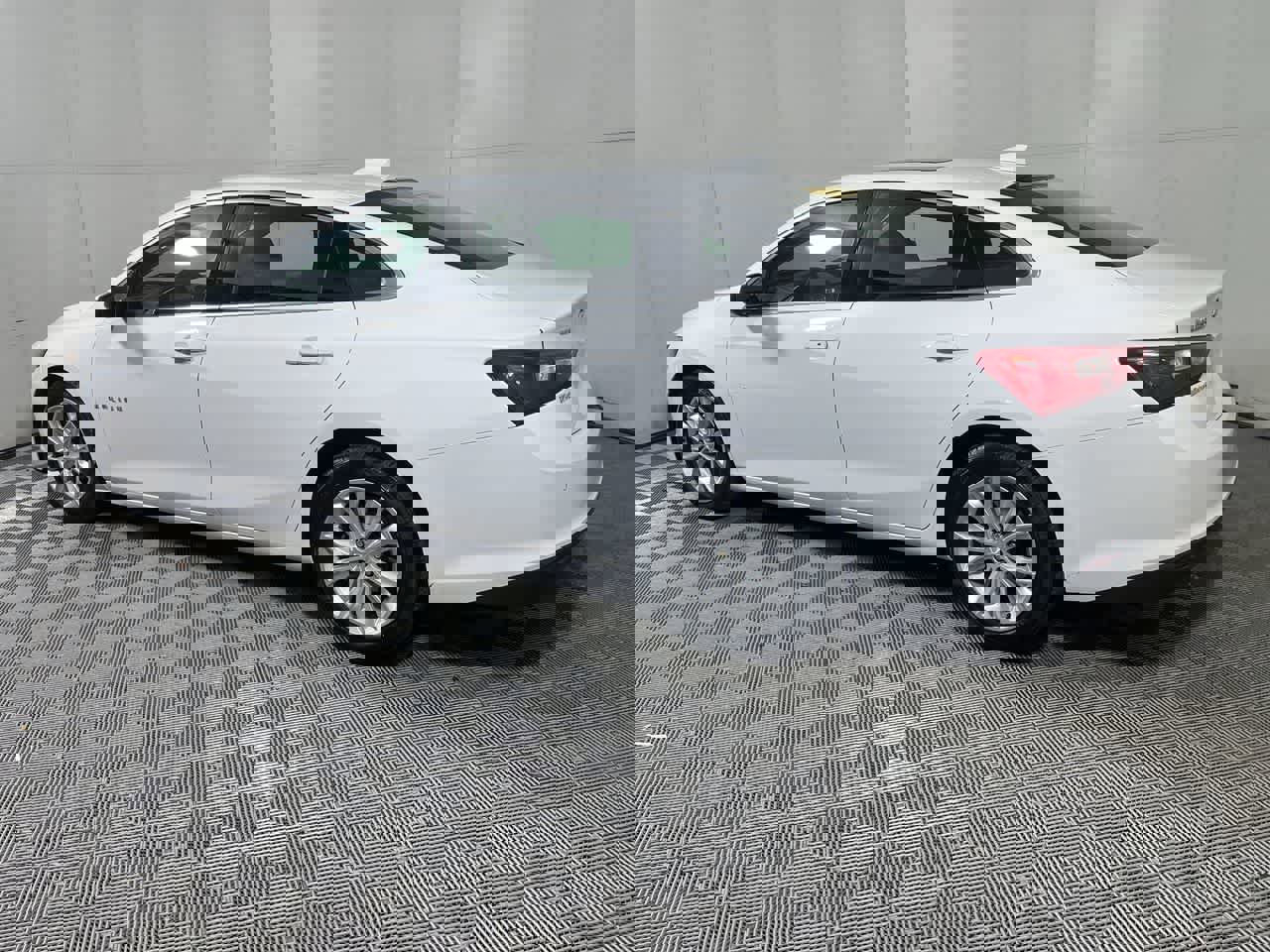 Used 2024 Chevrolet Malibu LT image 4