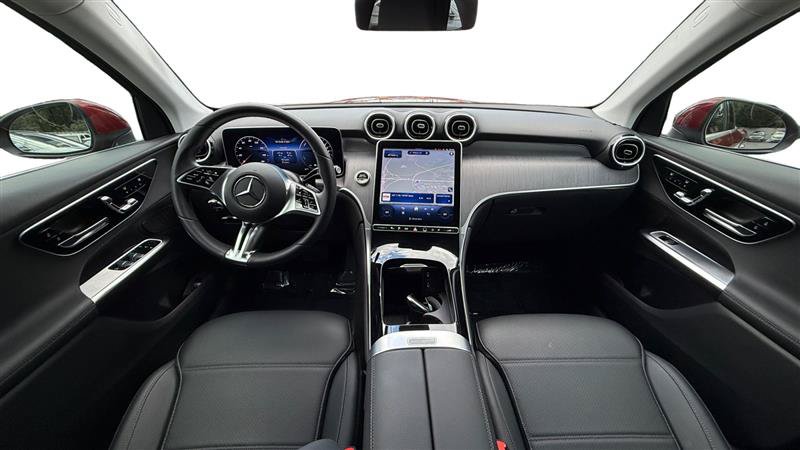 Used 2025 Mercedes-Benz GLC 350e 4MATIC image 12