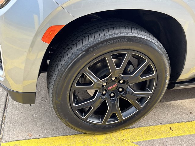 Used 2023 GMC Yukon XL Denali image 14